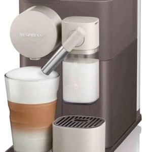Nespresso Lattissima One - mint condition